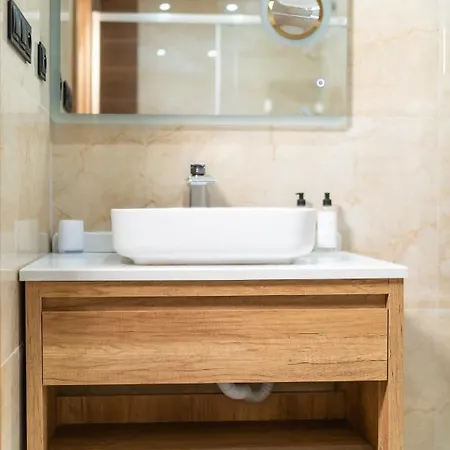 Lux V Akvamarin 702 4* Bešeňová